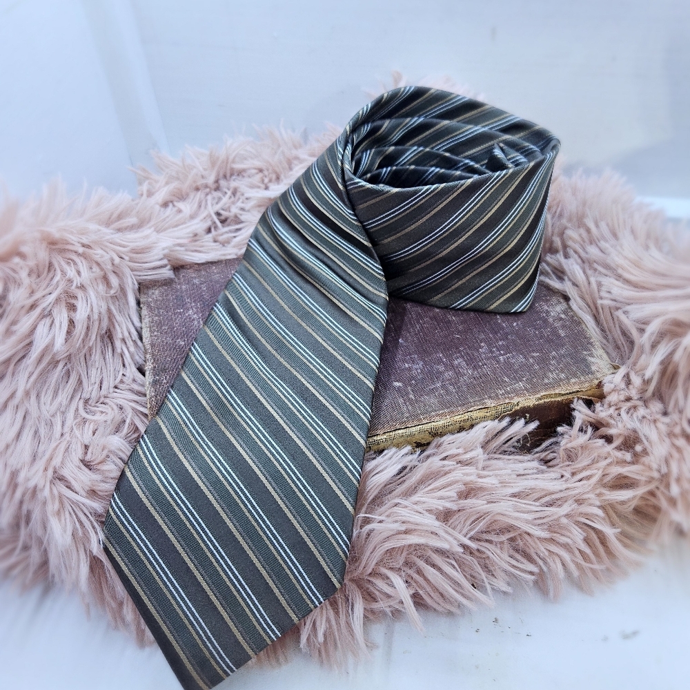 Calvin Klein Performance Silk Tie